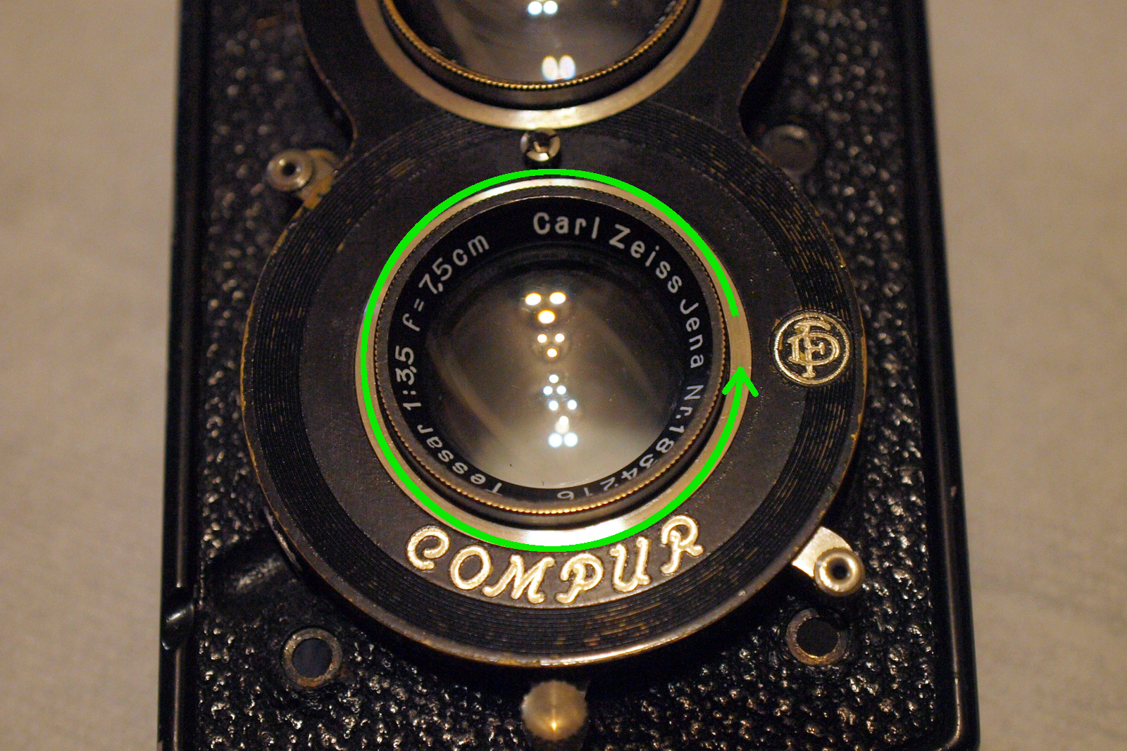 Remove the front lens in counter-clockwise direction